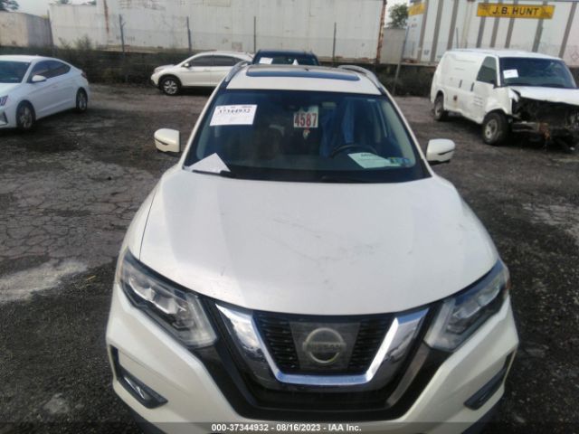 JN8AT2MV1HW023765 Nissan Rogue Sl