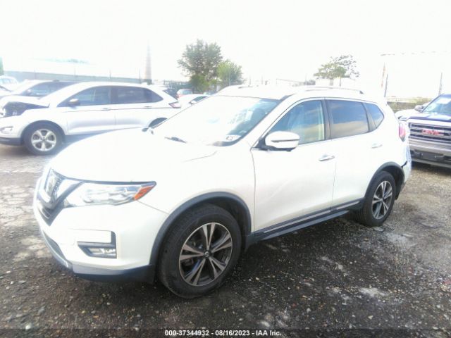 JN8AT2MV1HW023765 Nissan Rogue Sl