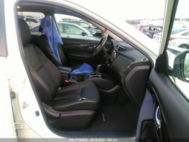 JN8AT2MV1HW023765 Nissan Rogue Sl