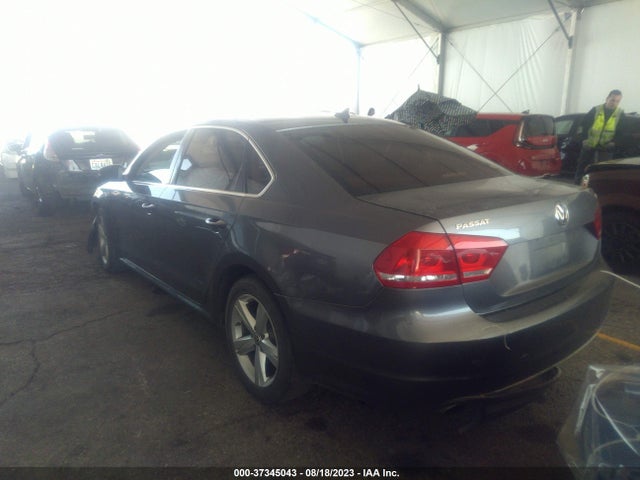 1VWBP7A35EC013299 Volkswagen PASSAT SE