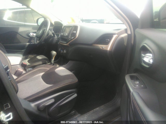 1C4PJLAB4FW766557 Jeep Cherokee Sport