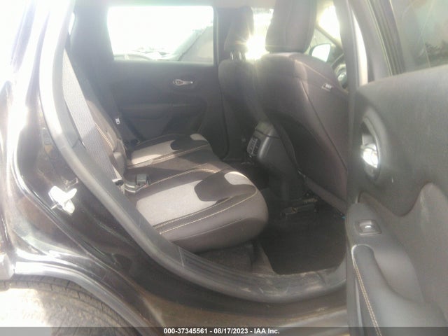 1C4PJLAB4FW766557 Jeep Cherokee Sport