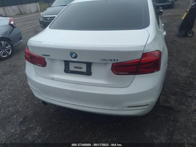 WBA8E5G58JNV01772 BMW 3 Series 320i Xdrive
