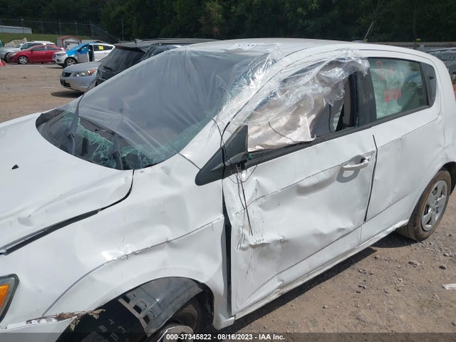Chevrolet SONIC LS 2016 1G1JA6SH0G4115636 Image 6