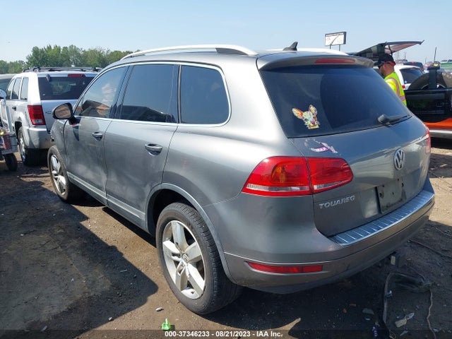 WVGEF9BP2ED011080 Volkswagen Touareg Lux