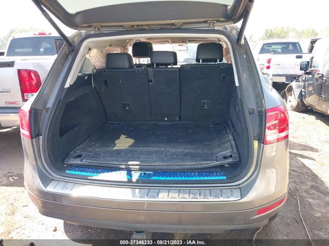 WVGEF9BP2ED011080 Volkswagen Touareg Lux