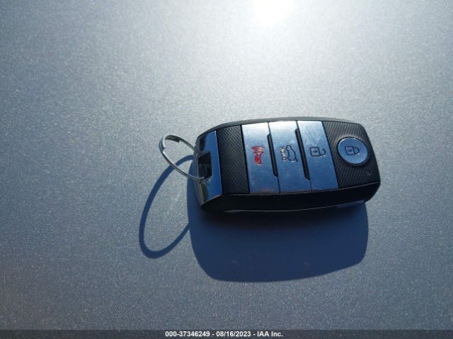 KNDCC3LC8K5221153 KIA NIRO EX