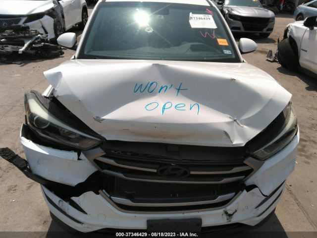 KM8J23A4XHU438123 Hyundai TUCSON SE