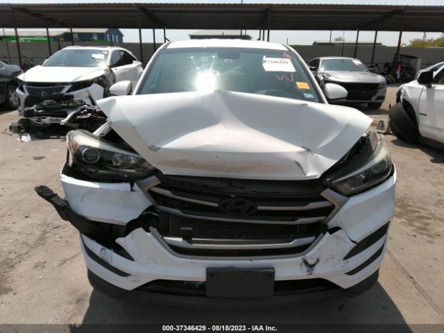 KM8J23A4XHU438123 Hyundai TUCSON SE