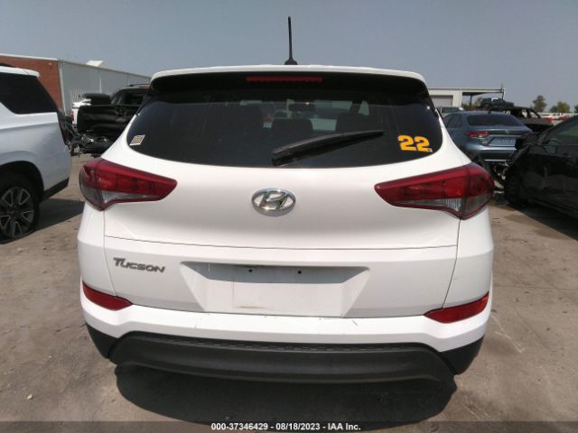 KM8J23A4XHU438123 Hyundai TUCSON SE