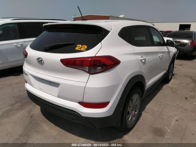 KM8J23A4XHU438123 Hyundai TUCSON SE