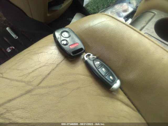 2011 HONDA CR-V EX-L VIN: 5J6RE4H78BL118570