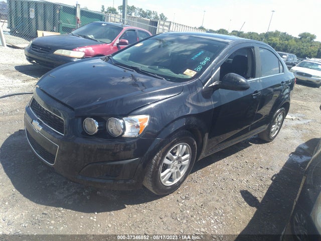 Chevrolet SONIC LT 2015 1G1JC5SH2F4199574 Image 2