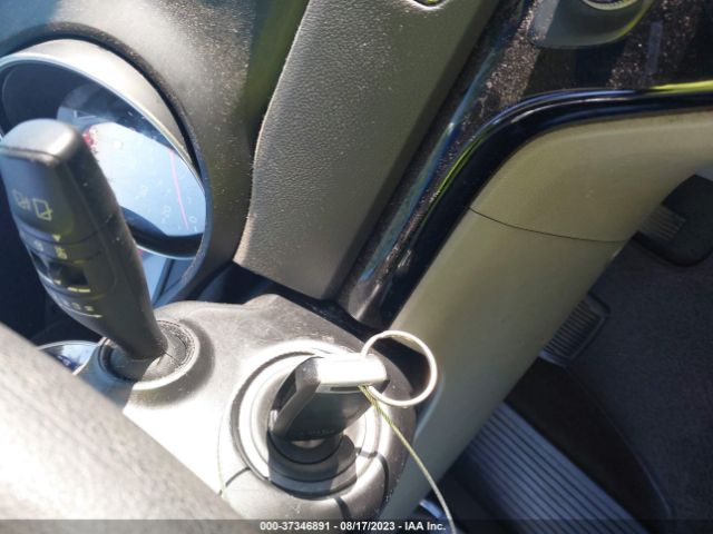 KNDMB5C13F6048854 KIA SEDONA LX