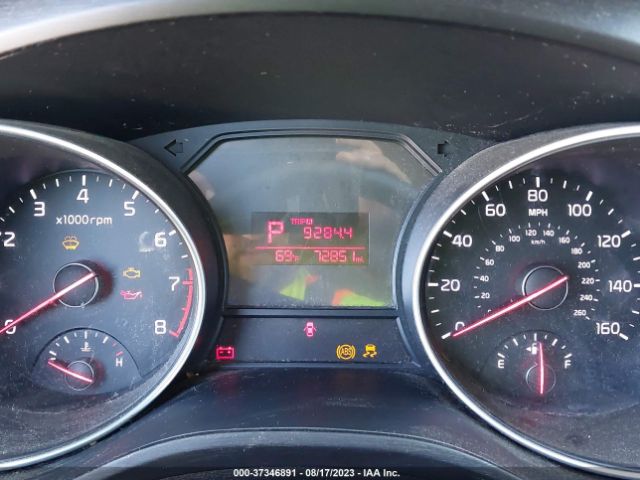 KNDMB5C13F6048854 KIA SEDONA LX