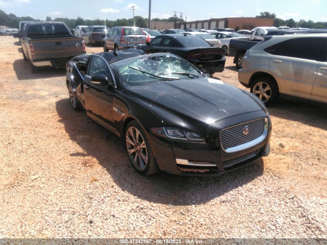 2018 JAGUAR XJ SAJWA2GE7JMW13751 Photo 0