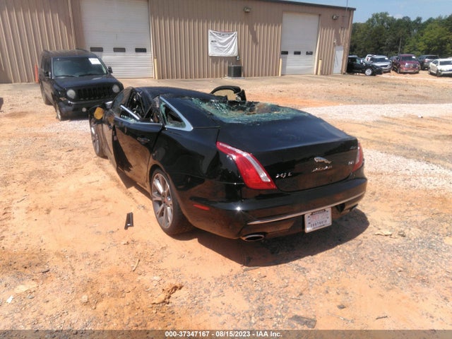 2018 JAGUAR XJ SAJWA2GE7JMW13751 Photo 2
