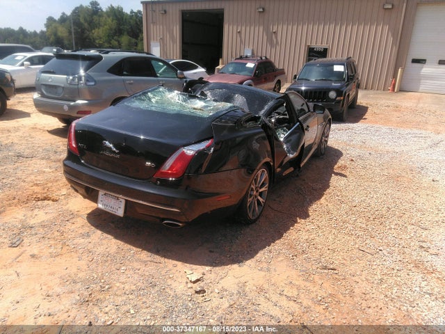 2018 JAGUAR XJ SAJWA2GE7JMW13751 Photo 3