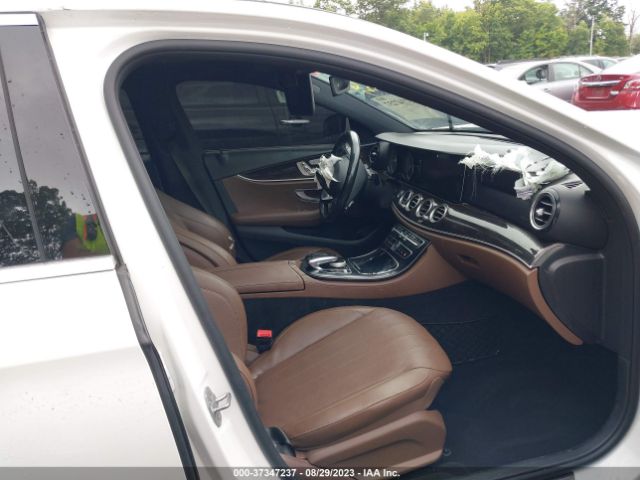 WDDZF4KB8HA068215 Mercedes-Benz E-class E 300