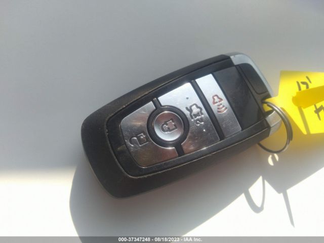 3FA6P0H74HR227233 Ford FUSION SE