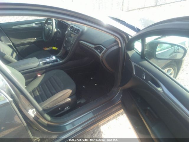 3FA6P0H74HR227233 Ford FUSION SE