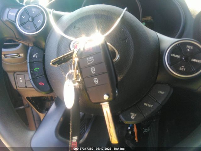 KNDJP3A58E7092923 KIA SOUL +