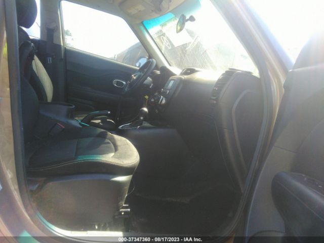 KNDJP3A58E7092923 KIA SOUL +