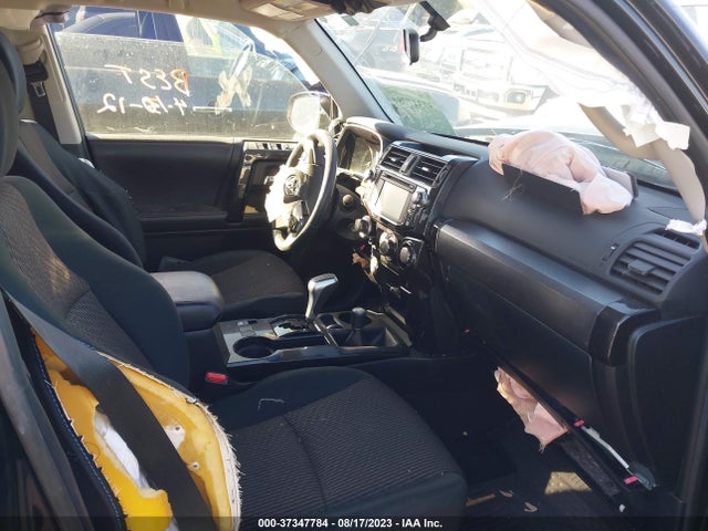 Toyota 4RUNNER SR5 2019 JTEBU5JR4K5685743 Image 12