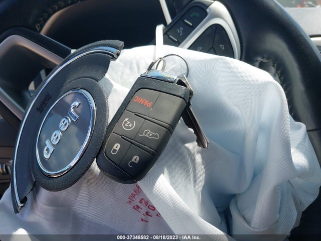 3C4NJCEBXMT535084 Jeep Compass 80th Anniversary Fwd
