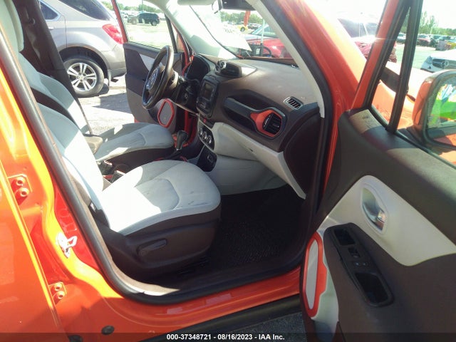 ZACCJABT0FPB55218 Jeep Renegade Latitude