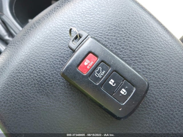 2016 TOYOTA RAV4 HYBRID XLE VIN: JTMRJREV7GD009746