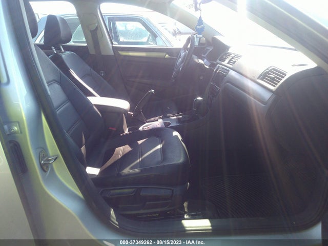 1VWBV7A38FC072354 Volkswagen Passat 2.0l Tdi Se W/sunroof
