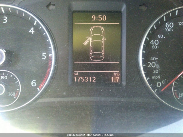 1VWBV7A38FC072354 Volkswagen Passat 2.0l Tdi Se W/sunroof