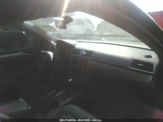 1VWAT7A39FC017011 Volkswagen Passat 1.8t Wolfsburg Ed