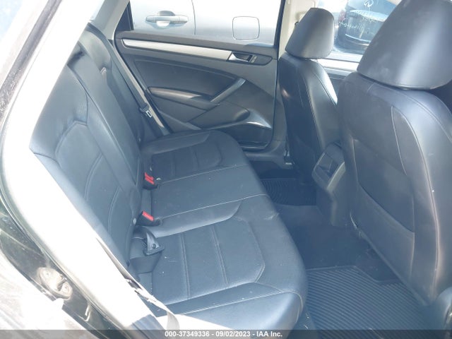 1VWAT7A39FC017011 Volkswagen Passat 1.8t Wolfsburg Ed