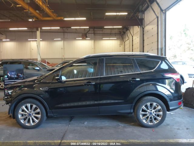 1FMCU0J95HUC95983 Ford Escape Titanium