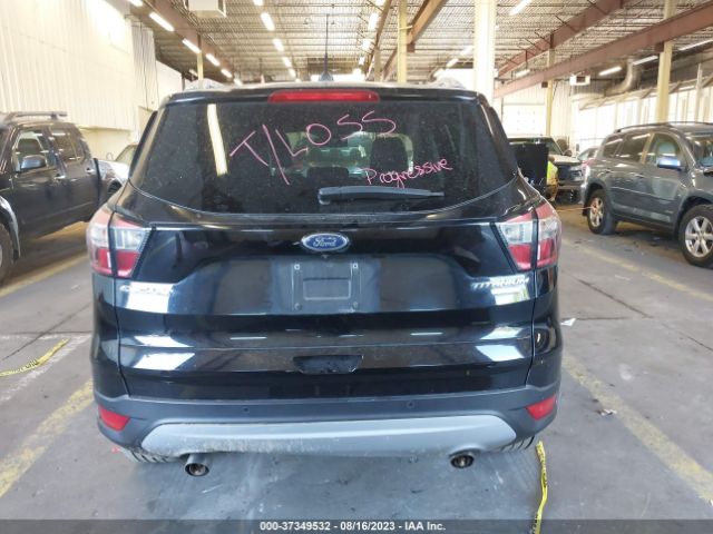 1FMCU0J95HUC95983 Ford Escape Titanium