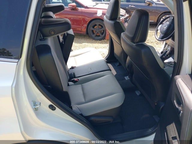 2018 TOYOTA RAV4 LIMITED/PLATINUM VIN: JTMYFREV8JJ206995