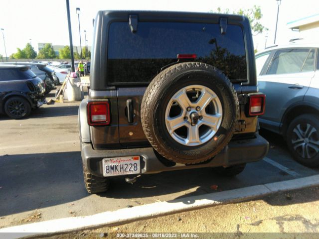 1C4HJXDN1KW682918 Jeep Wrangler Unlimited Sport S