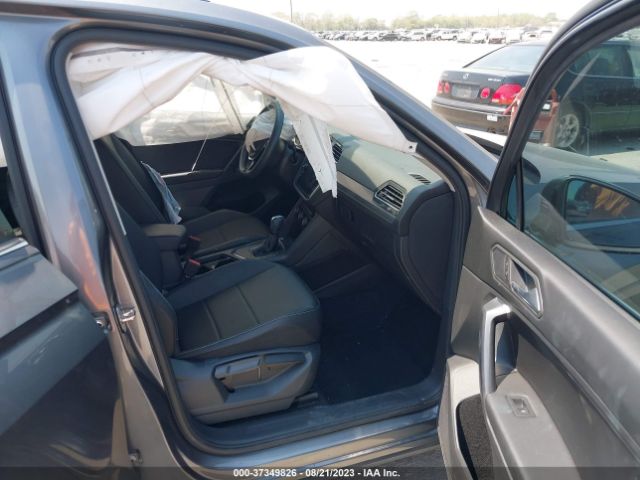2021 VOLKSWAGEN TIGUAN 3VV3B7AXXMM070282 Photo 4
