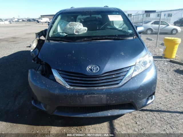 5TDKZ3DC4HS891357 Toyota SIENNA LE