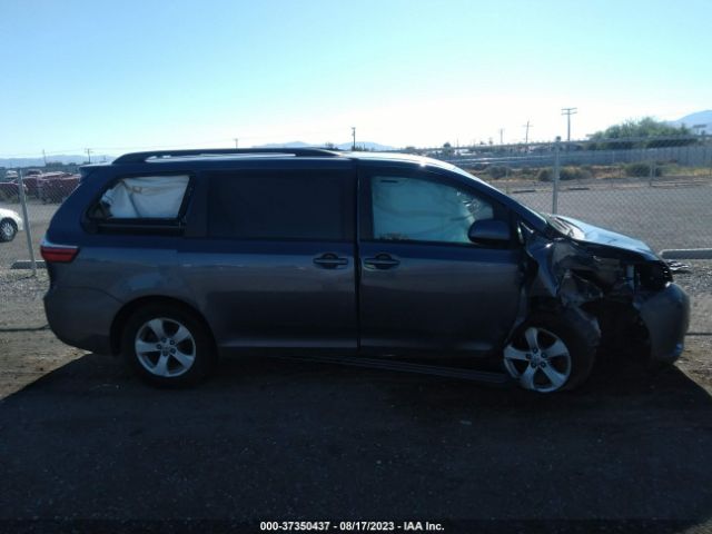 5TDKZ3DC4HS891357 Toyota SIENNA LE