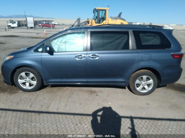 5TDKZ3DC4HS891357 Toyota SIENNA LE