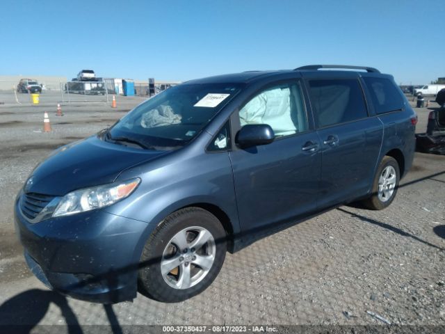 5TDKZ3DC4HS891357 Toyota SIENNA LE