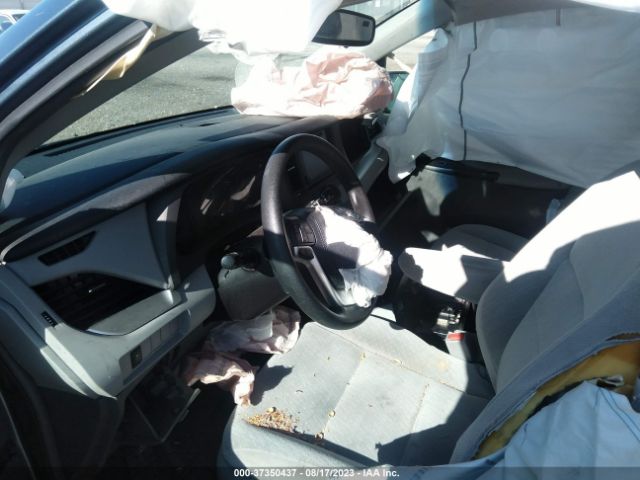 5TDKZ3DC4HS891357 Toyota SIENNA LE