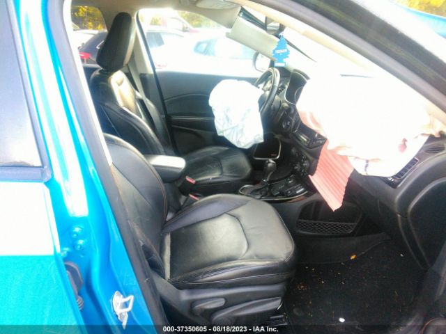 3C4NJDCBXJT176498 Jeep Compass Limited