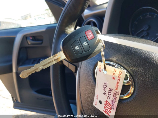 2018 TOYOTA RAV4 LE VIN: 2T3ZFREV6JW501440