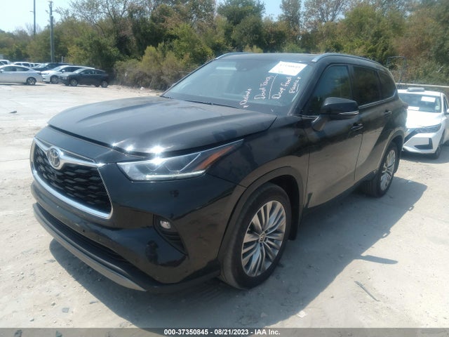 Toyota Highlander Platinum 2022 5TDFZRBH0NS208326 Image 2