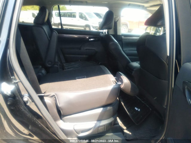Toyota Highlander Platinum 2022 5TDFZRBH0NS208326 Image 8