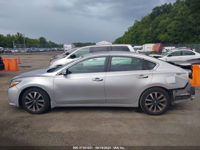 1N4AL3APXHC471288 Nissan Altima 2.5 Sv